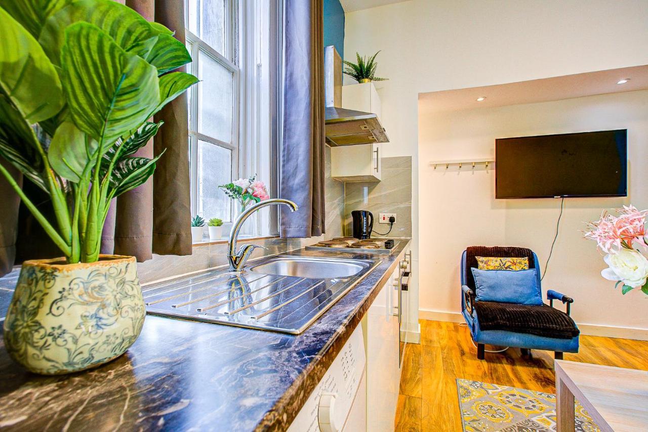 Studio With A Large Toilet And A Separate Room Budget Price Central Londres Exterior foto