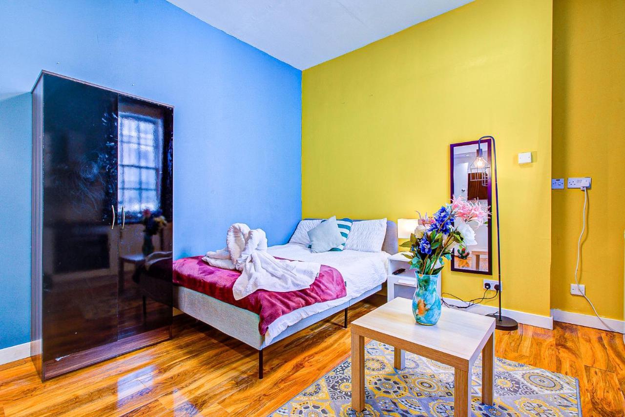 Studio With A Large Toilet And A Separate Room Budget Price Central Londres Exterior foto